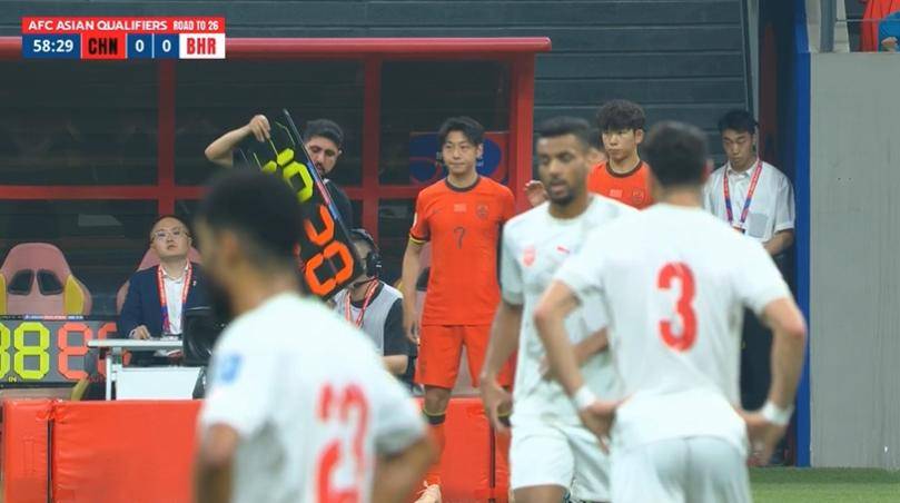 包含国足1：0小胜中国香港，谢文能表现疲软或遭抛弃的词条