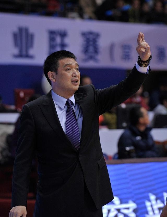 开云体育官网-北控闵鹿蕾因个人原因辞职聘请张庆鹏担任主教练的简单介绍