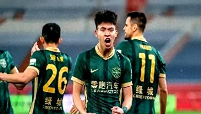 开云体育登录入口-武汉三镇大战，绿城二度击败同城对手